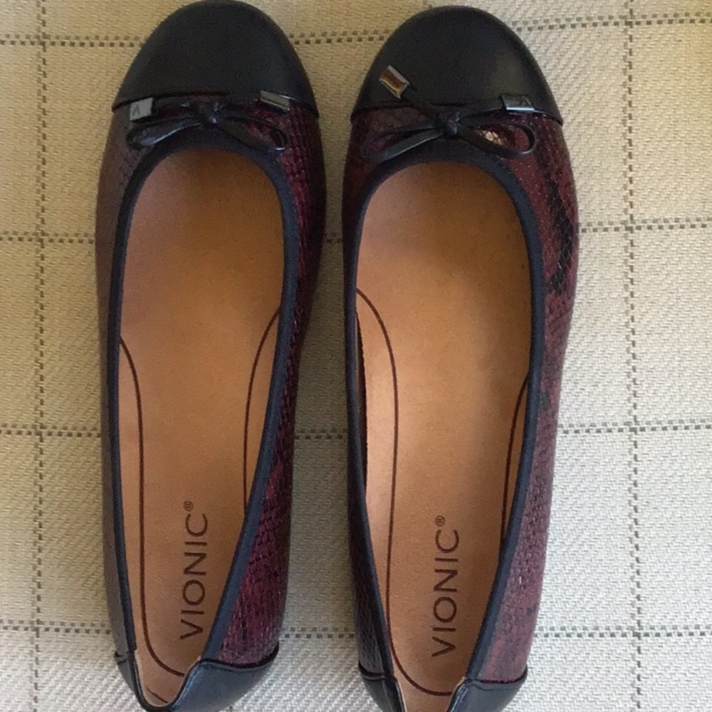 Vionic minna ballet flats,sz 8.5,great arch support,removable inserts,never worn
